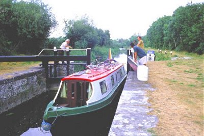 Lock2.jpg (36487 bytes)